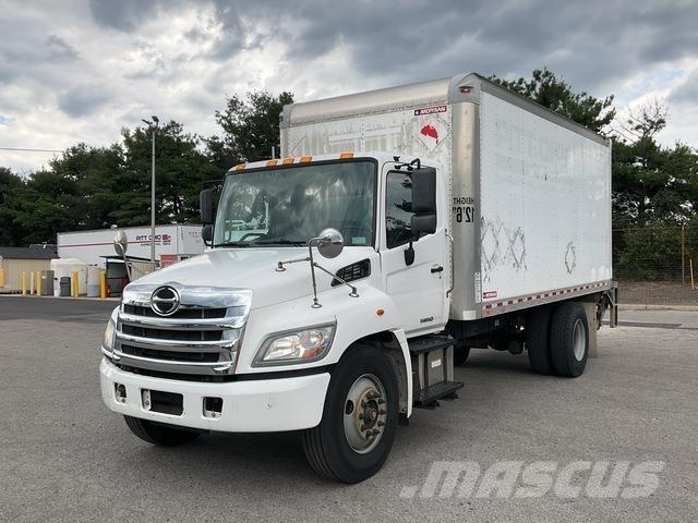 Hino 338 شاحنات ذات هيكل صندوقي