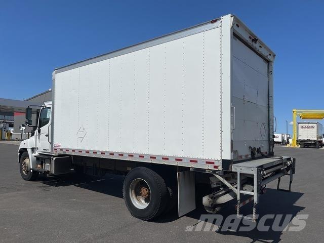 Hino 338 شاحنات ذات هيكل صندوقي
