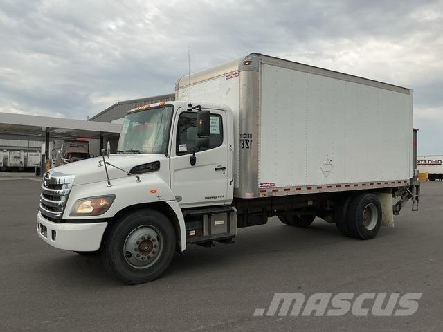 Hino 338 شاحنات ذات هيكل صندوقي