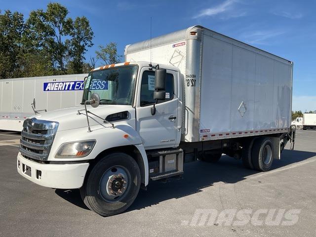 Hino 338 شاحنات ذات هيكل صندوقي