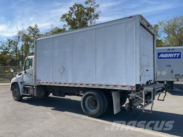 Hino 338 شاحنات ذات هيكل صندوقي