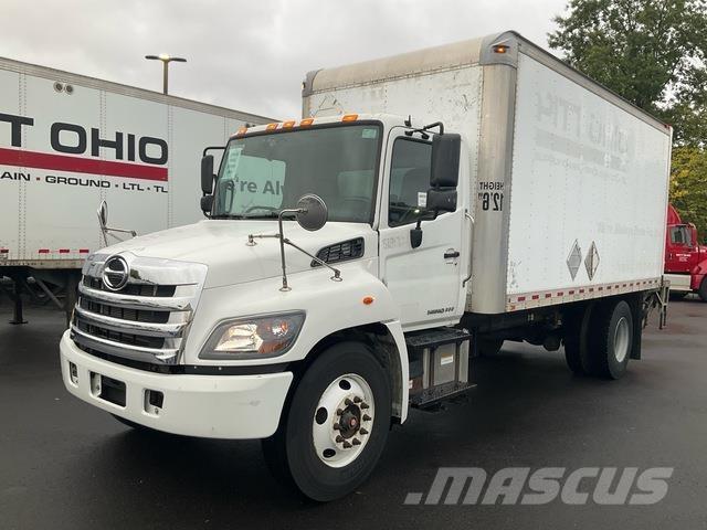 Hino 338 شاحنات ذات هيكل صندوقي