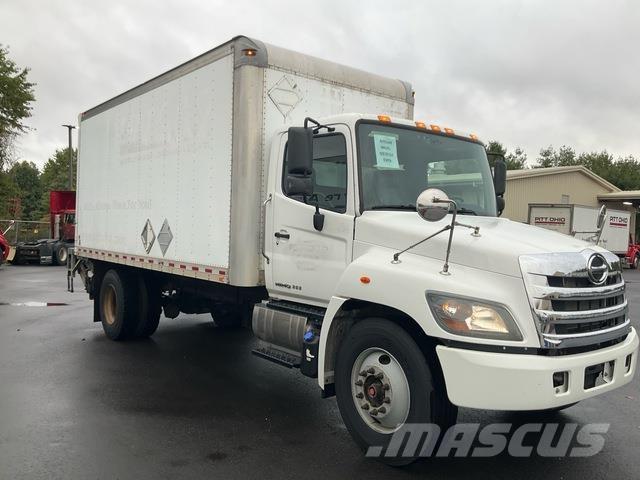 Hino 338 شاحنات ذات هيكل صندوقي