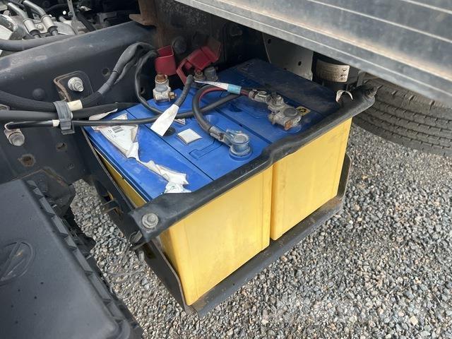 Hino 921 شاحنات ذات هيكل صندوقي