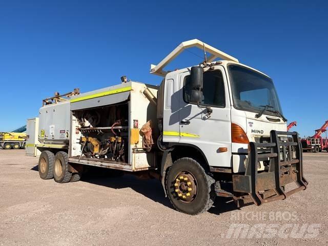 Hino FM500 شاحنات ذات صهاريج