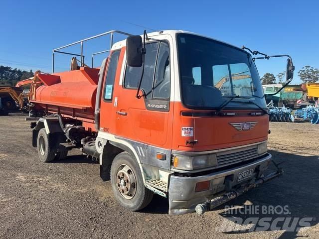 Hino Ranger صهاريج مياه