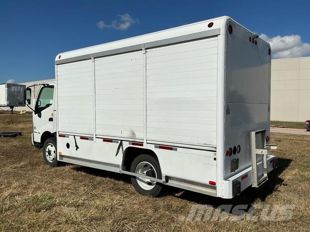 Hino XJC710 شاحنات نقل المشروبات