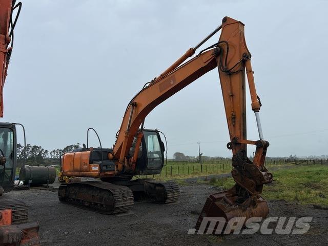 Hitachi ZX200 حفارات زحافة