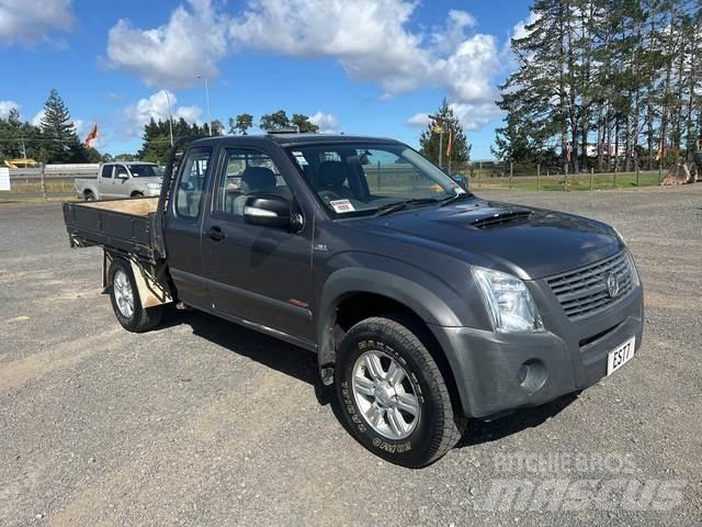 Holden Rodeo شاحنات خفيفة/مفصلية الجوانب