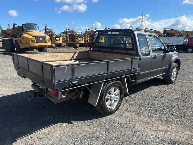 Holden Rodeo شاحنات خفيفة/مفصلية الجوانب