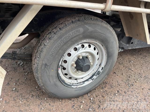 Holden Rodeo شاحنات خفيفة/مفصلية الجوانب