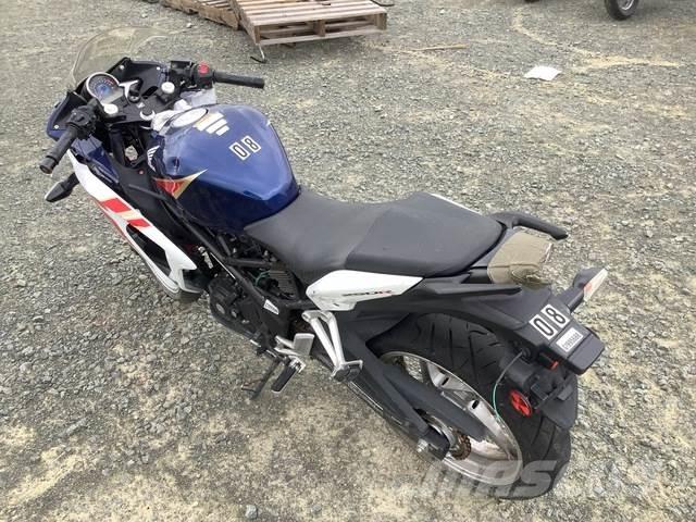 Honda CBR250R مركبات لجميع التضاريس
