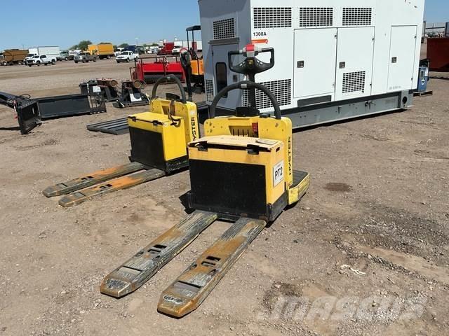 Hyster B60ZAC شاحنة يدوية بمنصة نقالة