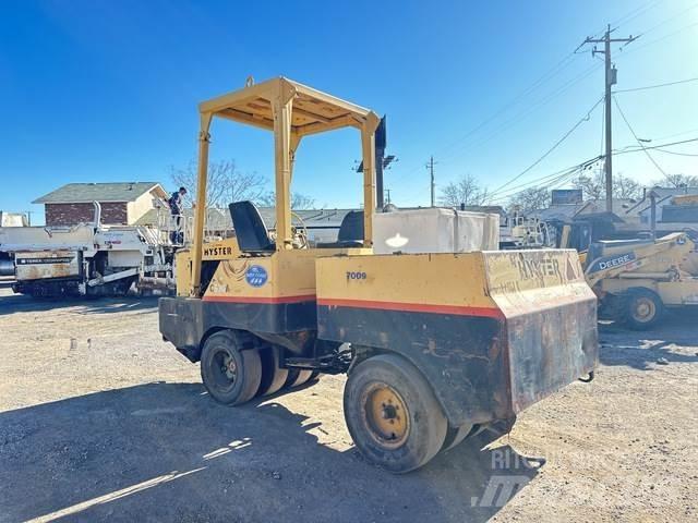 Hyster C530A مداحل ذات إطارات هوائية