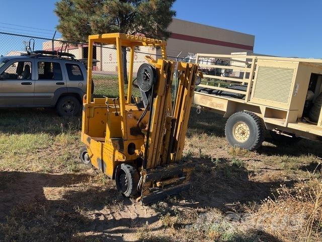 Hyster E25XL شاحنات ذات رافعات شوكية تعمل بالكهرباء