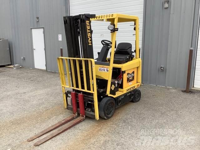 Hyster E35Z شاحنات ذات رافعات شوكية تعمل بالكهرباء
