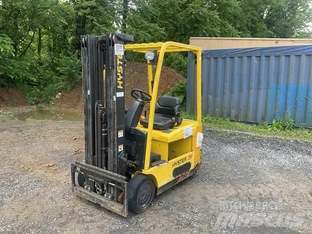 Hyster J35ZT شاحنات ذات رافعات شوكية تعمل بالكهرباء