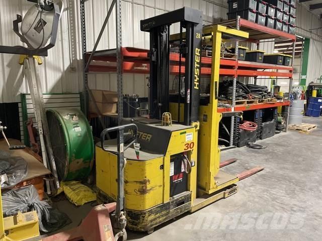Hyster R30XMS شاحنات ذات رافعات شوكية تعمل بالكهرباء