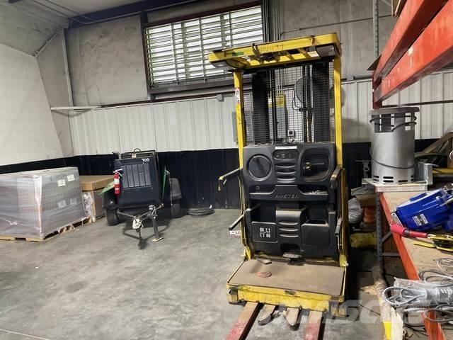Hyster R30XMS شاحنات ذات رافعات شوكية تعمل بالكهرباء