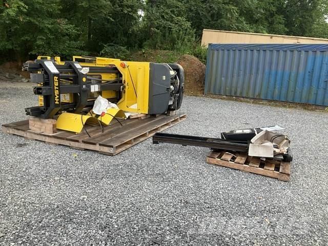 Hyster V30XMU معدات الرفع متوسط المستوى