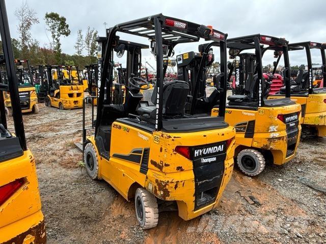 Hyundai 25B-9U شاحنات ذات رافعات شوكية تعمل بالكهرباء