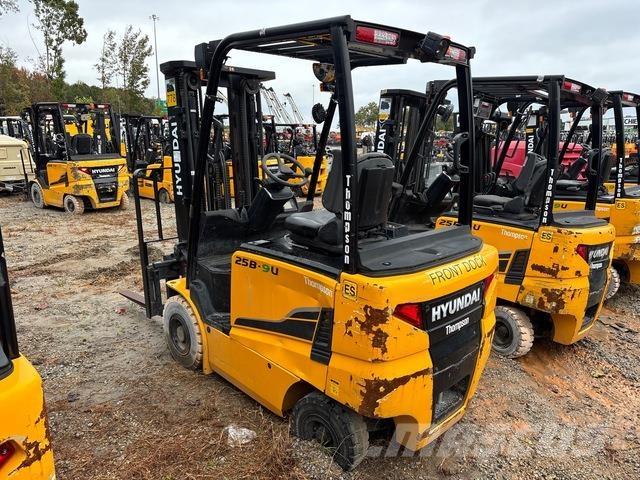 Hyundai 25B-9U شاحنات ذات رافعات شوكية تعمل بالكهرباء