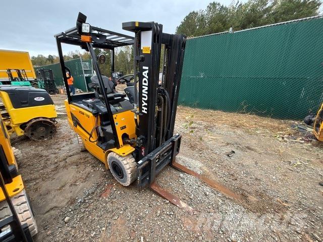Hyundai 25B-9U شاحنات ذات رافعات شوكية تعمل بالكهرباء