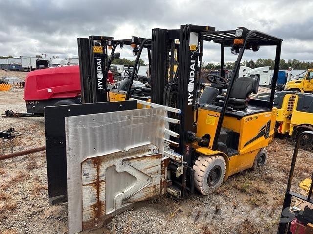 Hyundai 25B-9U شاحنات ذات رافعات شوكية تعمل بالكهرباء