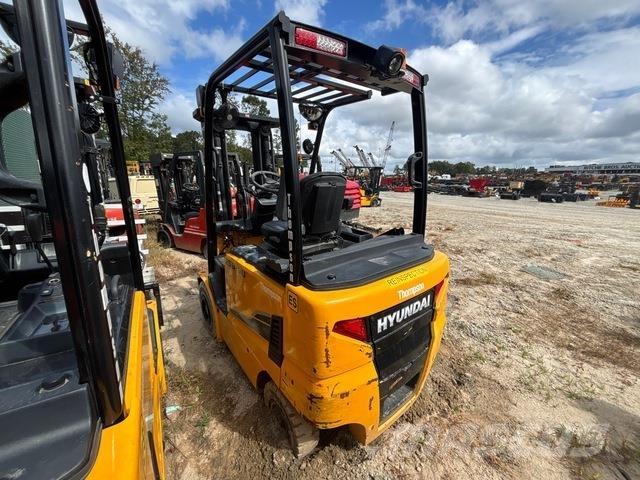 Hyundai 25B-9U شاحنات ذات رافعات شوكية تعمل بالكهرباء