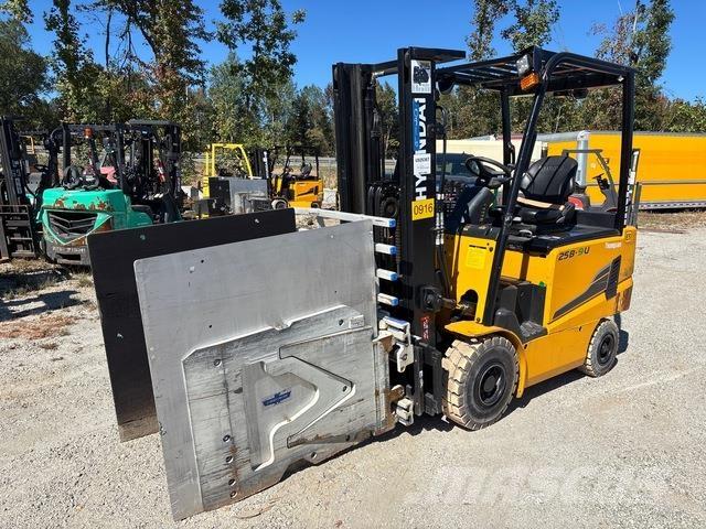 Hyundai 25B-9U شاحنات ذات رافعات شوكية تعمل بالكهرباء