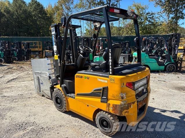 Hyundai 25B-9U شاحنات ذات رافعات شوكية تعمل بالكهرباء
