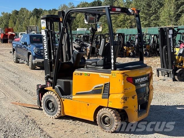 Hyundai 25B-9U شاحنات ذات رافعات شوكية تعمل بالكهرباء
