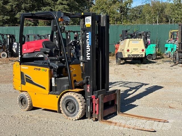 Hyundai 25B-9U شاحنات ذات رافعات شوكية تعمل بالكهرباء