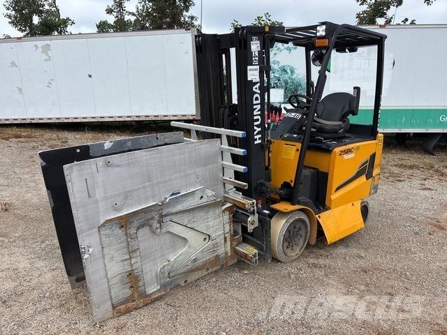 Hyundai 25BC-9 شاحنات ذات رافعات شوكية تعمل بالكهرباء