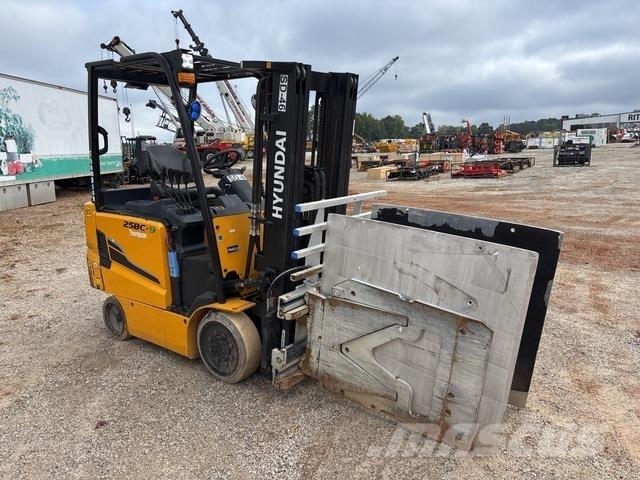 Hyundai 25BC-9 شاحنات ذات رافعات شوكية تعمل بالكهرباء