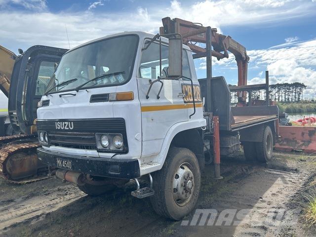 Isuzu  شاحنات الرافعات