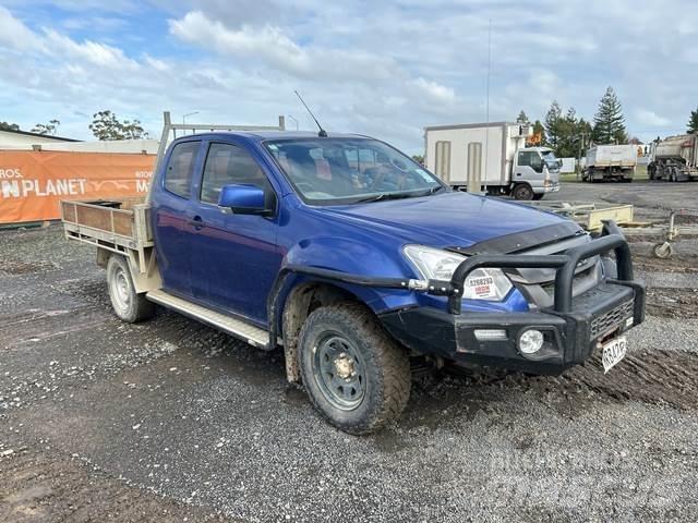 Isuzu D-Max شاحنات خفيفة/مفصلية الجوانب