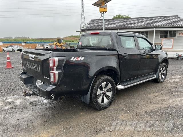 Isuzu D-Max شاحنات خفيفة/مفصلية الجوانب