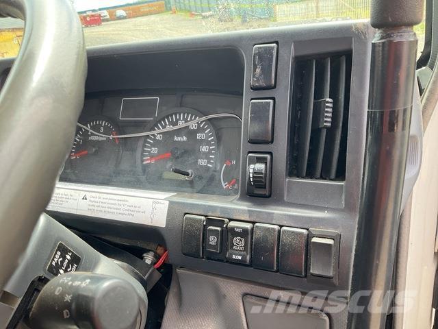 Isuzu ELF شاحنات قلابة