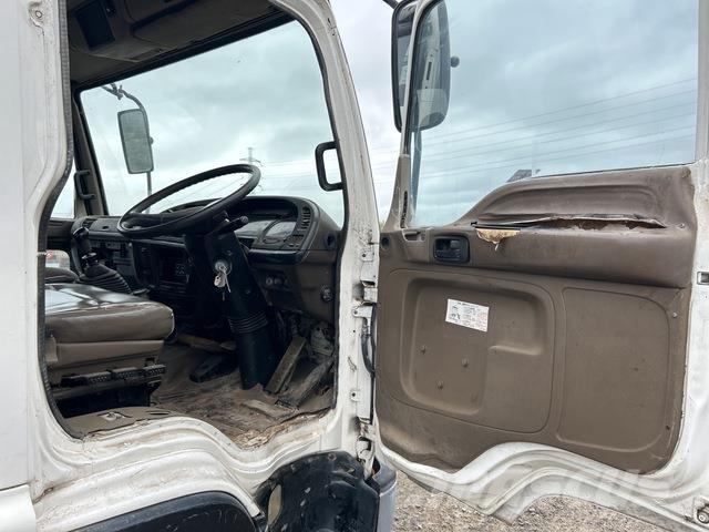 Isuzu Forward صهاريج مياه