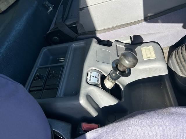 Isuzu FRR 600 شاحنات بغطاء جانبي