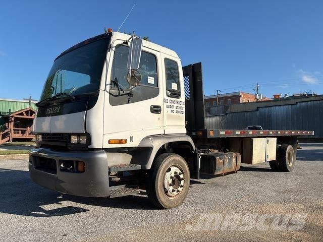 Isuzu FTR شاحنات مسطحة/مفصلية الجوانب