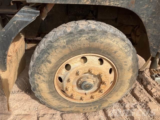 Isuzu FVZ1400 شاحنات ذات صهاريج