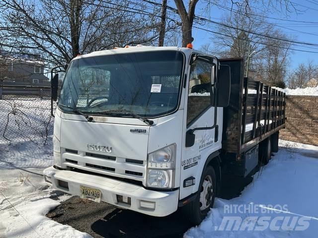 Isuzu NPR شاحنات مسطحة/مفصلية الجوانب