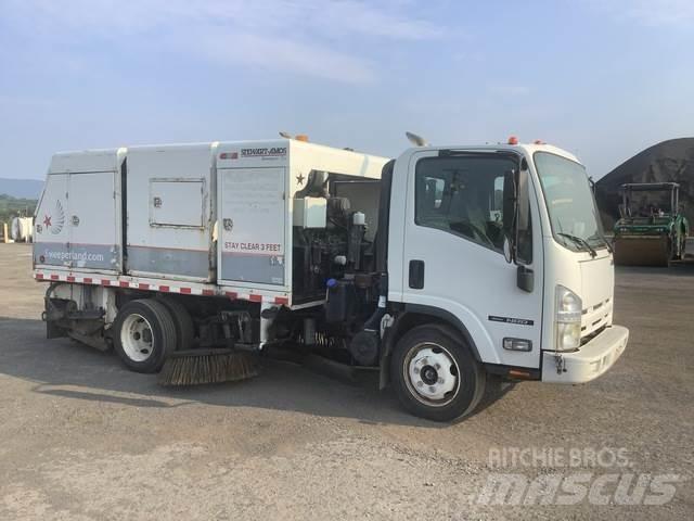 Isuzu NQR شاحنات كاسحة