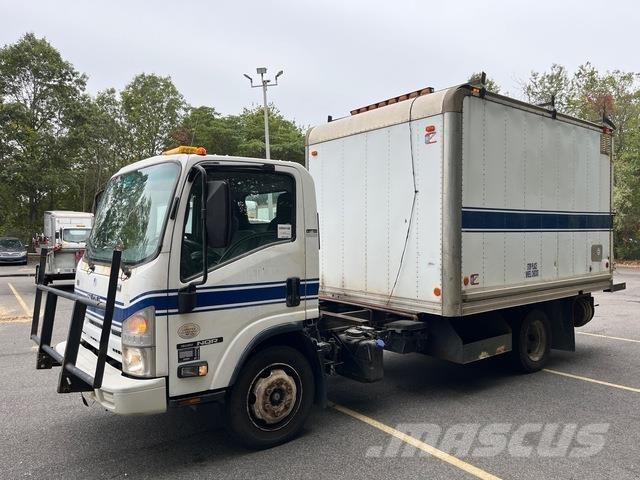 Isuzu NQR شاحنات ذات هيكل صندوقي