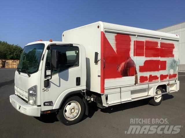 Isuzu NRR شاحنات نقل المشروبات