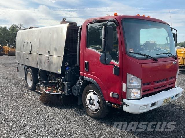 Isuzu NRR شاحنات كاسحة