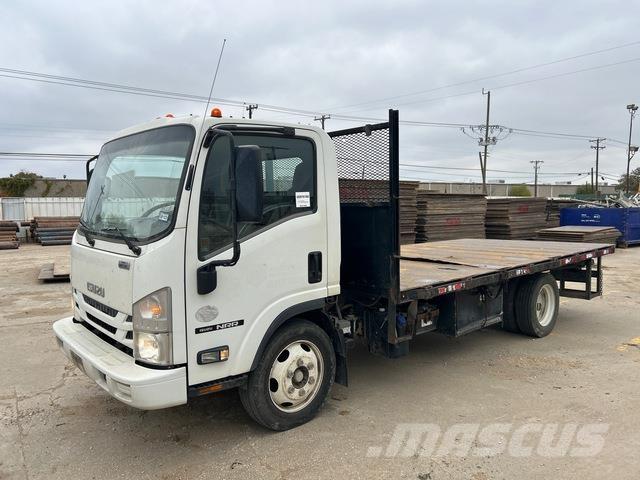 Isuzu NRR شاحنات مسطحة/مفصلية الجوانب