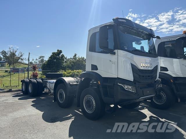 Iveco T Way شاحنات بمقصورة وهيكل